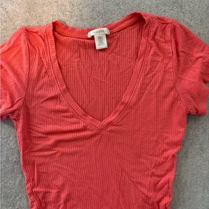 Bozzolo Women's Coral V-Neck Short Sleeve Top
